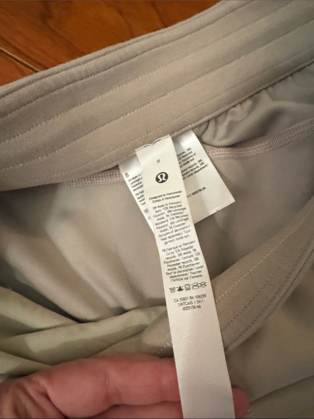 Lululemon shorts - Picture 4 of 8